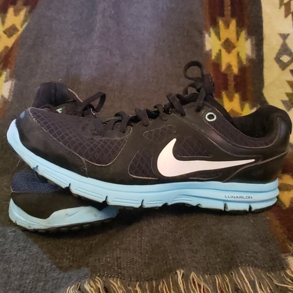 Running shoes - Picture 4 of 4
